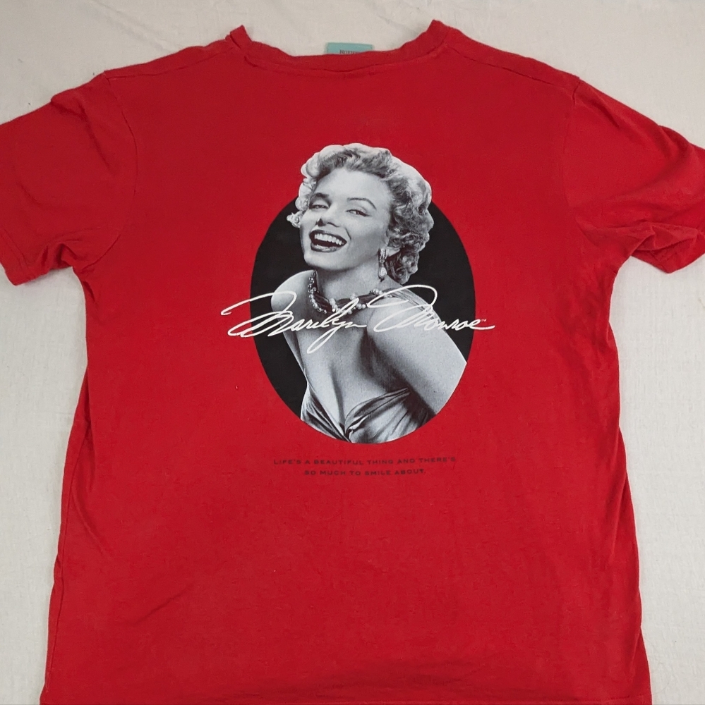 Marilyn Monroe Show Palace Red Tee Medium